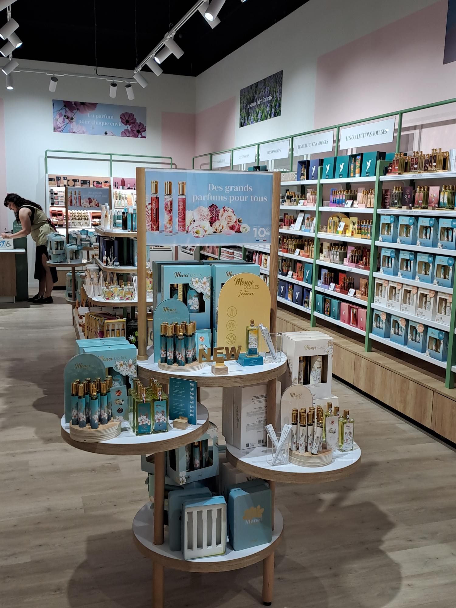Foto 9 di Adopt Parfums