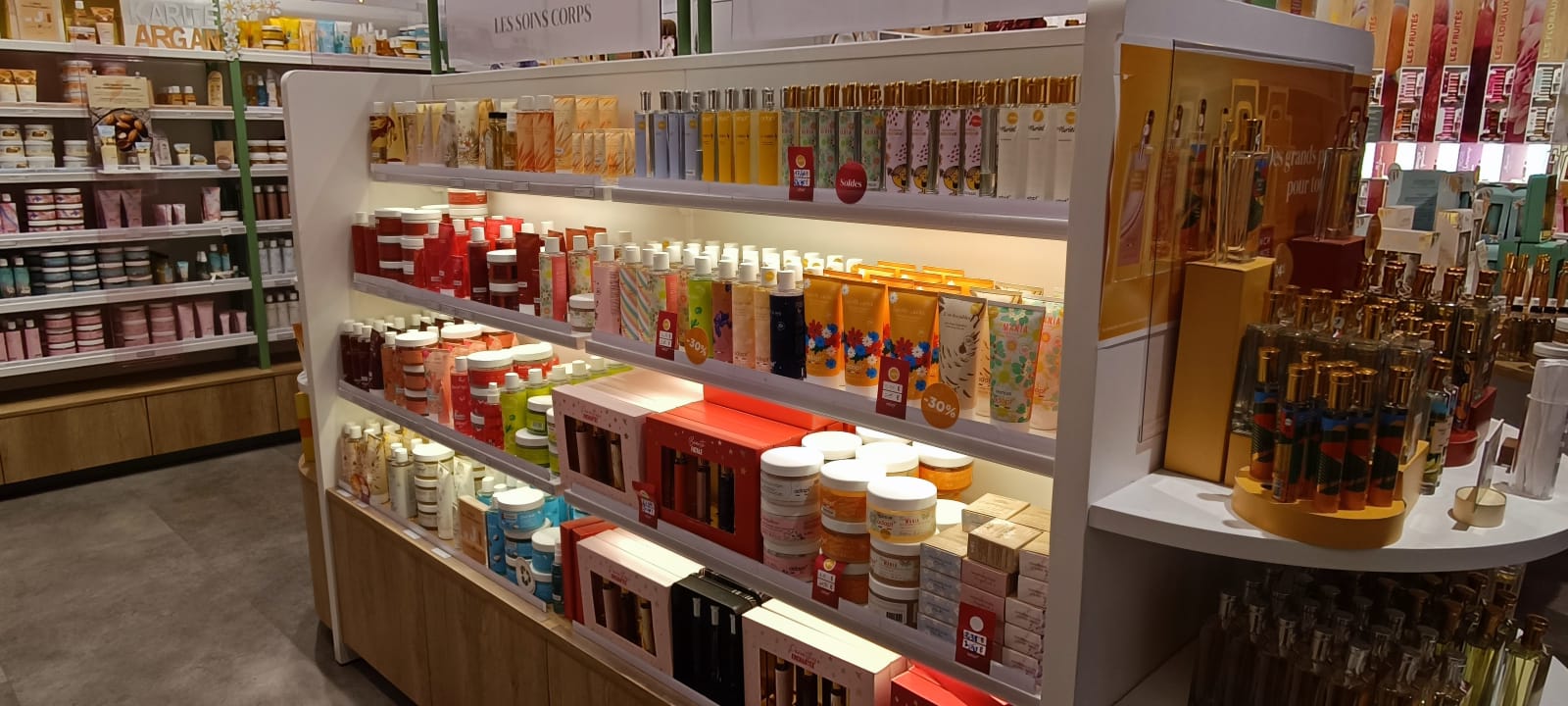 Foto 20 di Adopt Parfums