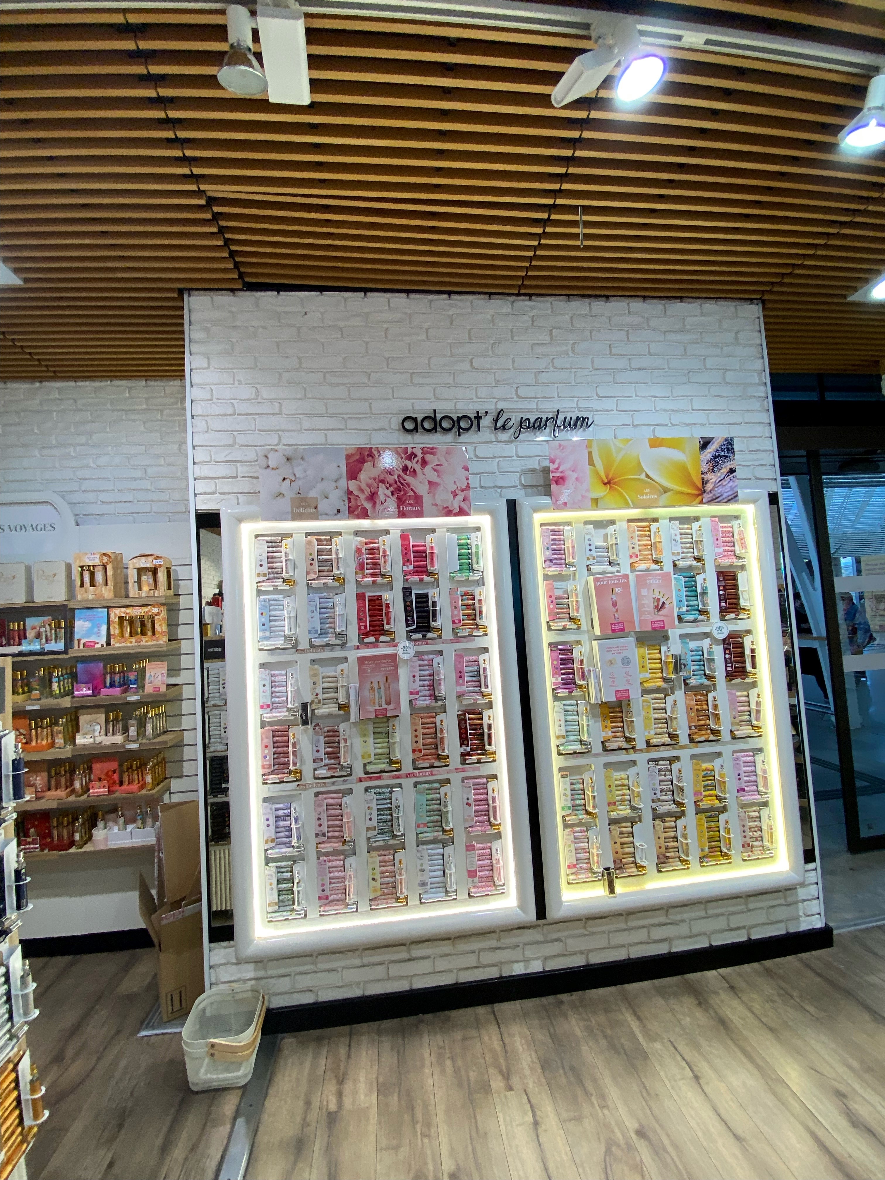 Foto 5 di Adopt Parfums