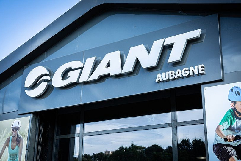 Foto 1 di Giant Aubagne