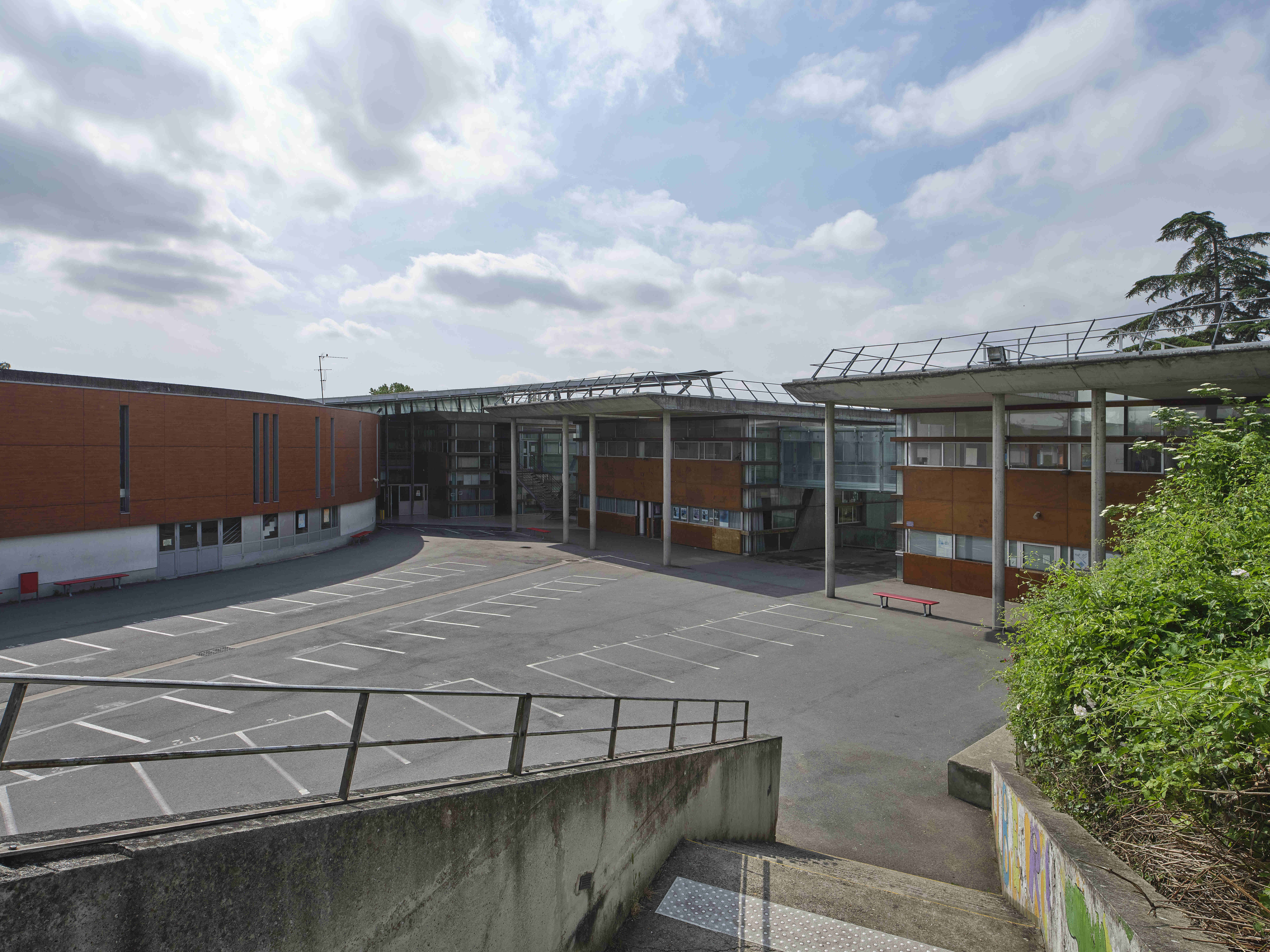 Collège Pablo NERUDA