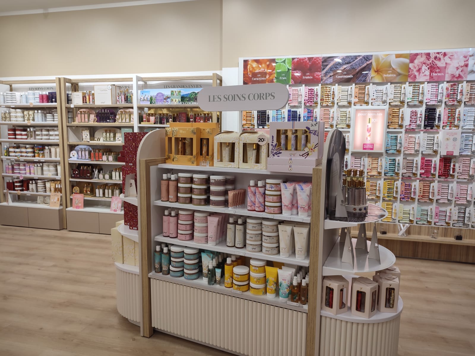 Foto 6 di Adopt Parfums