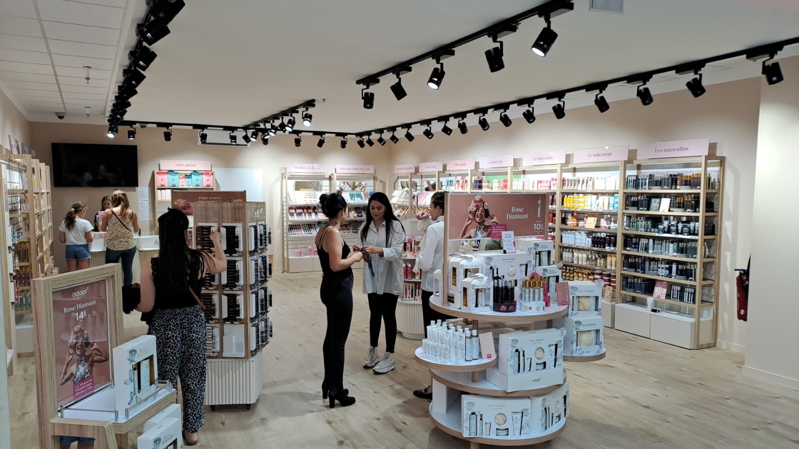 Foto 6 di Adopt Parfums