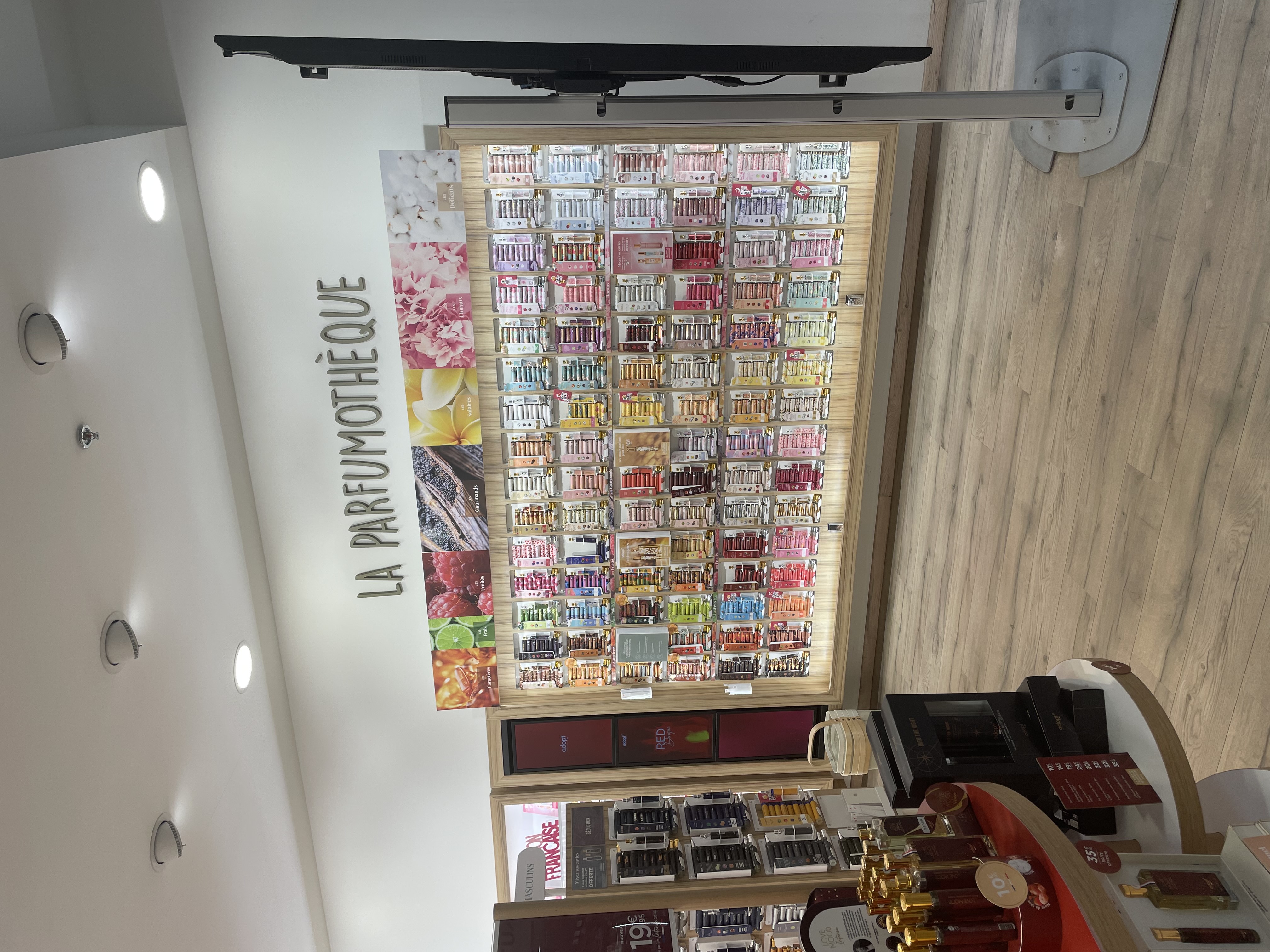 Foto 7 di Adopt Parfums