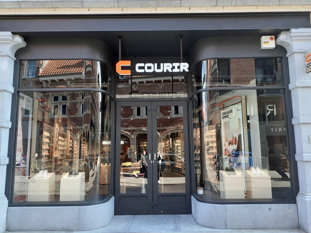 Foto 2 di COURIR