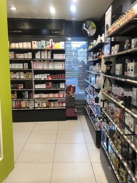 Foto 5 di Parfumerie April Dinan