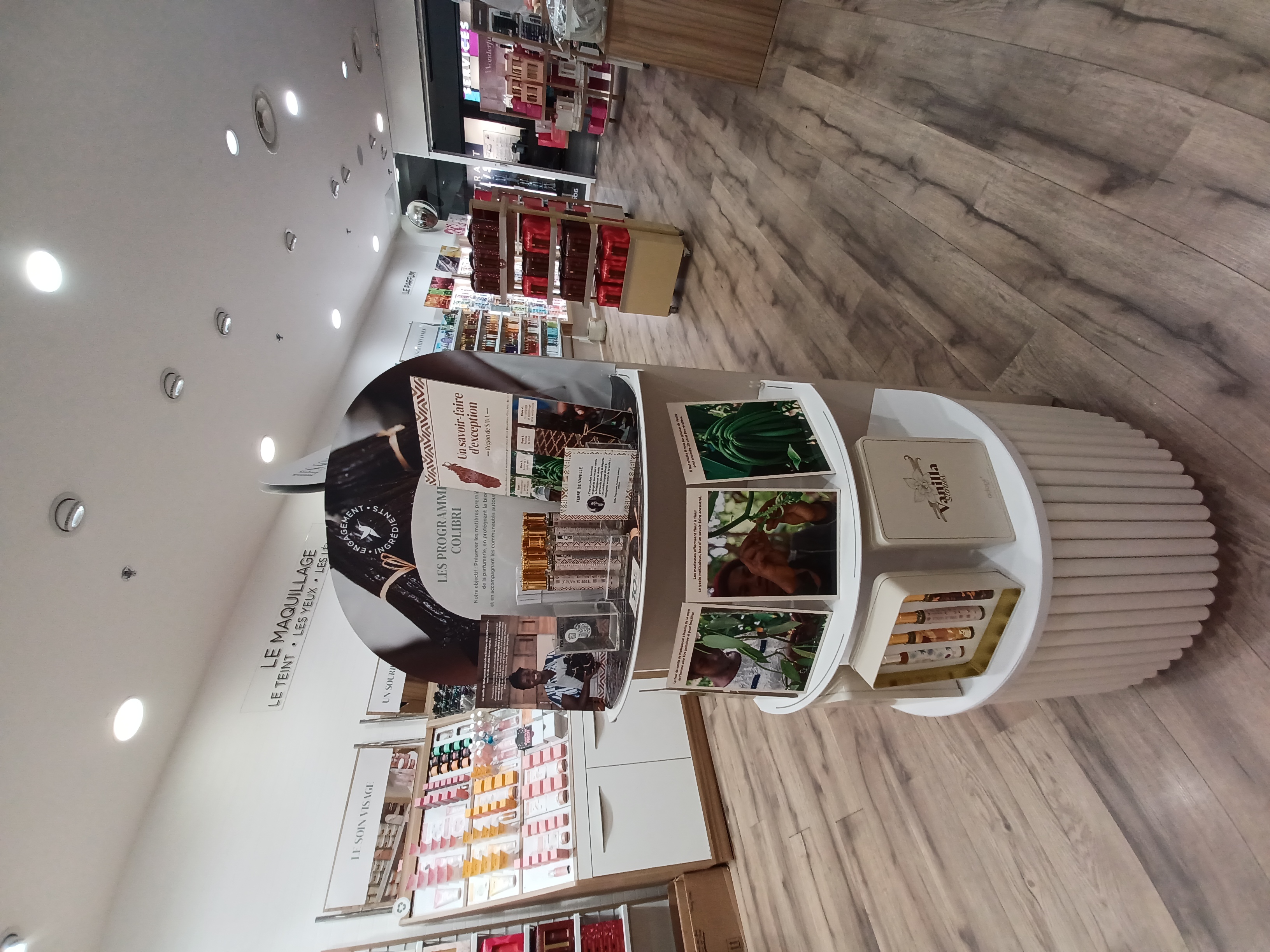Foto 6 di Adopt Parfums