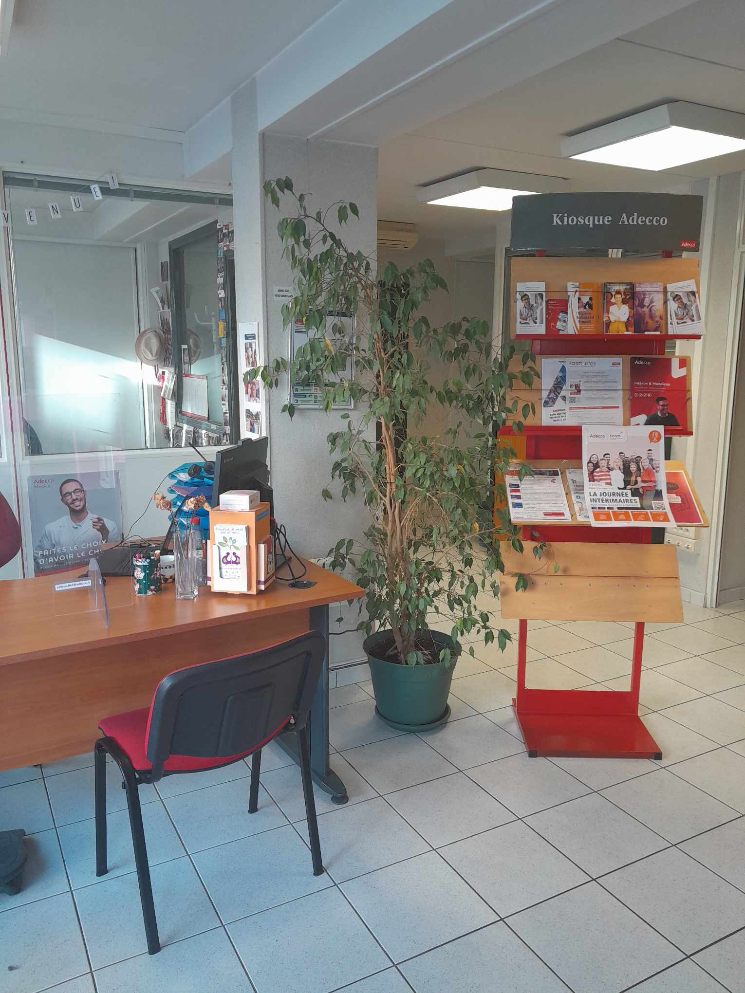 Foto 11 di Adecco Medical  Gap