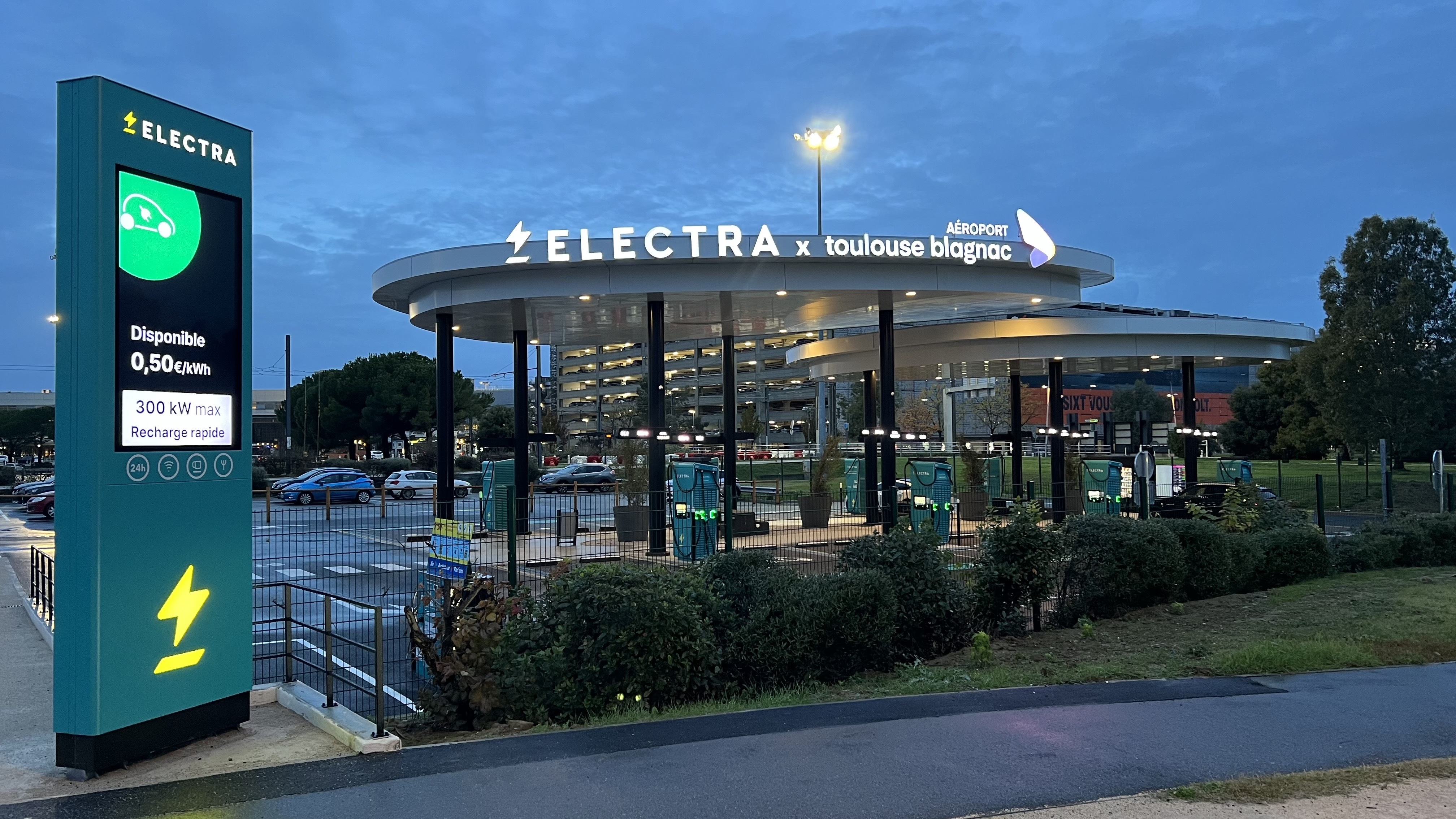 Foto 10 di Electra Charging Station