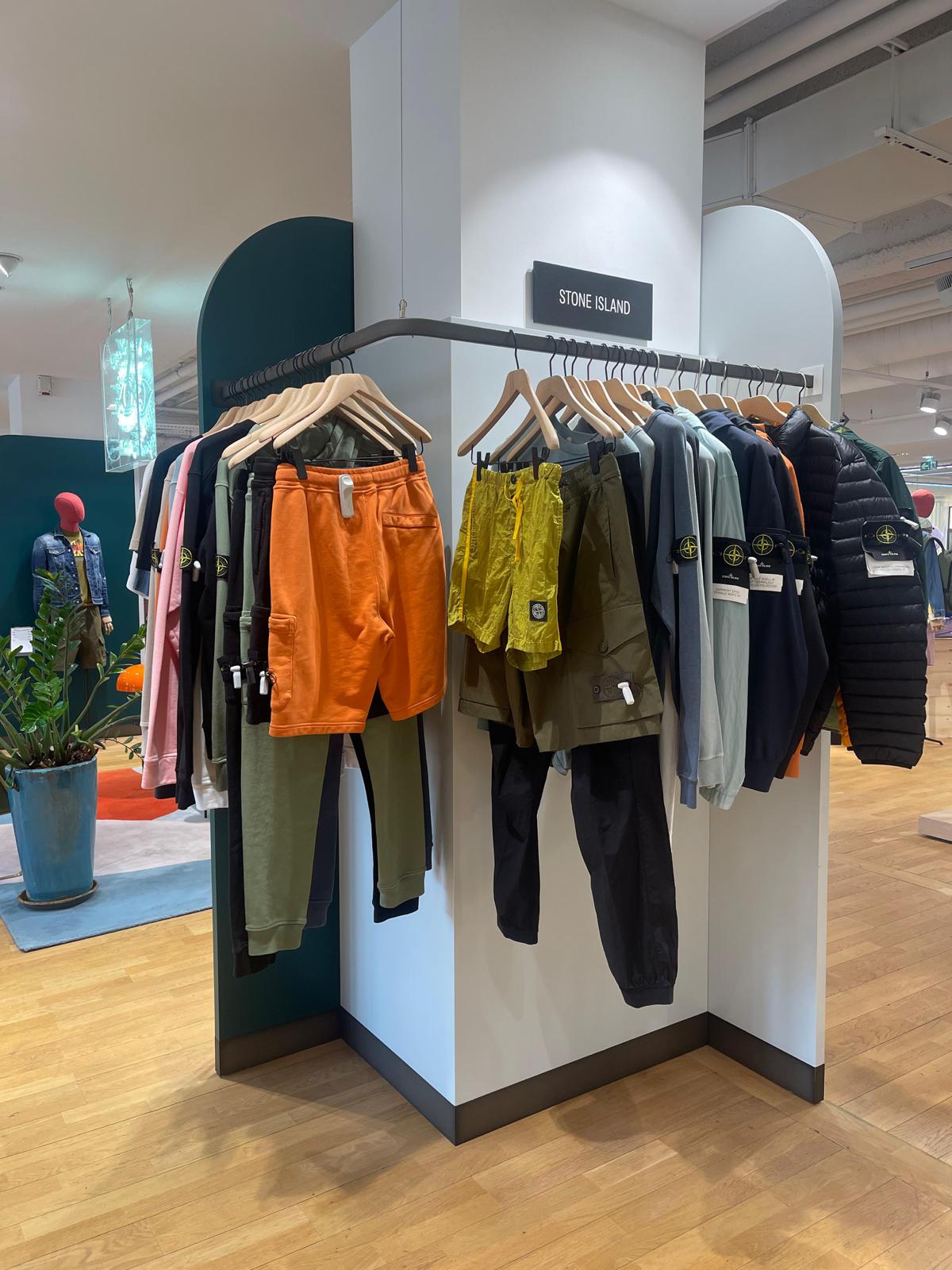 Foto 1 di Stone Island