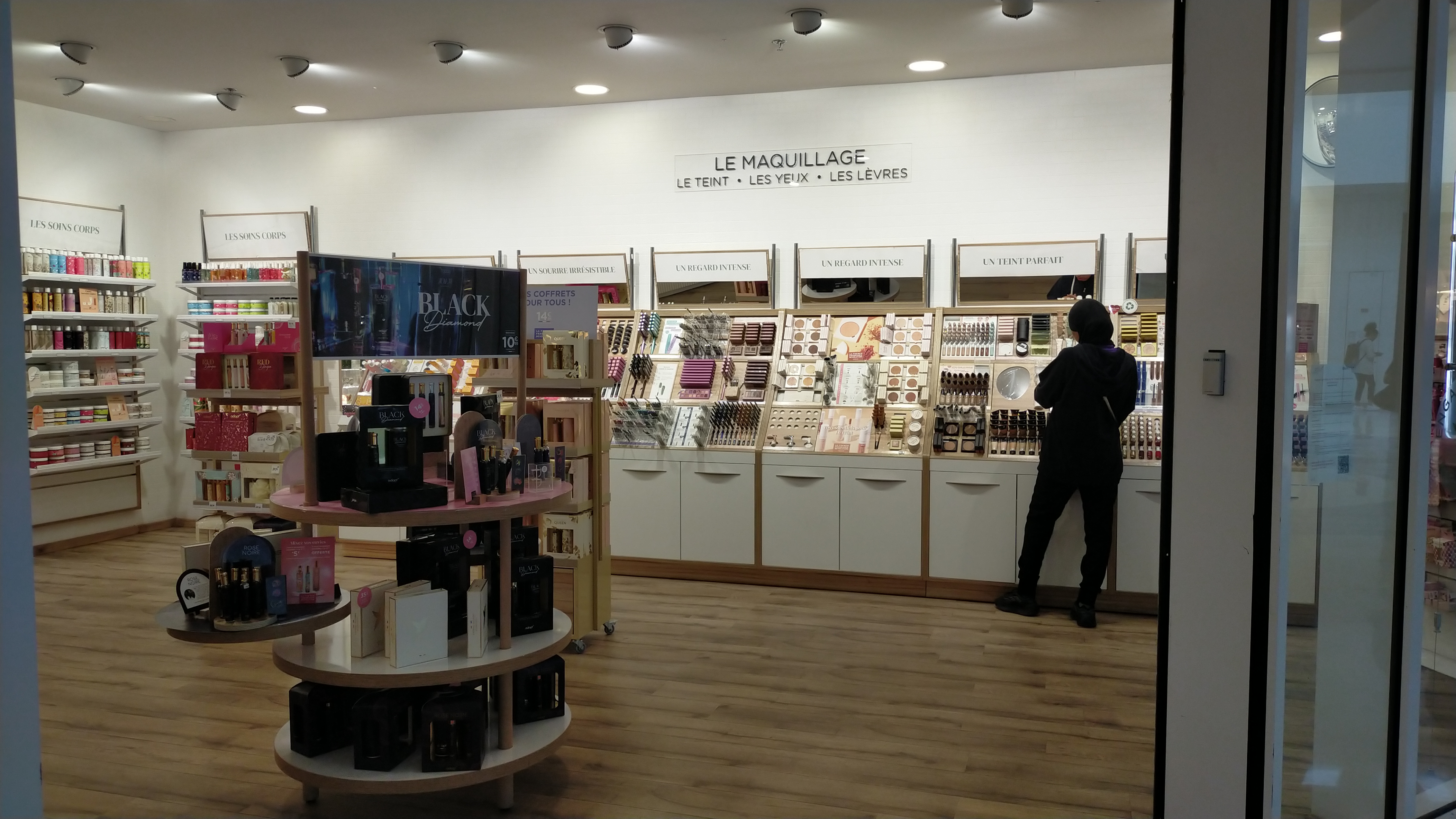 Foto 3 di Adopt Parfums