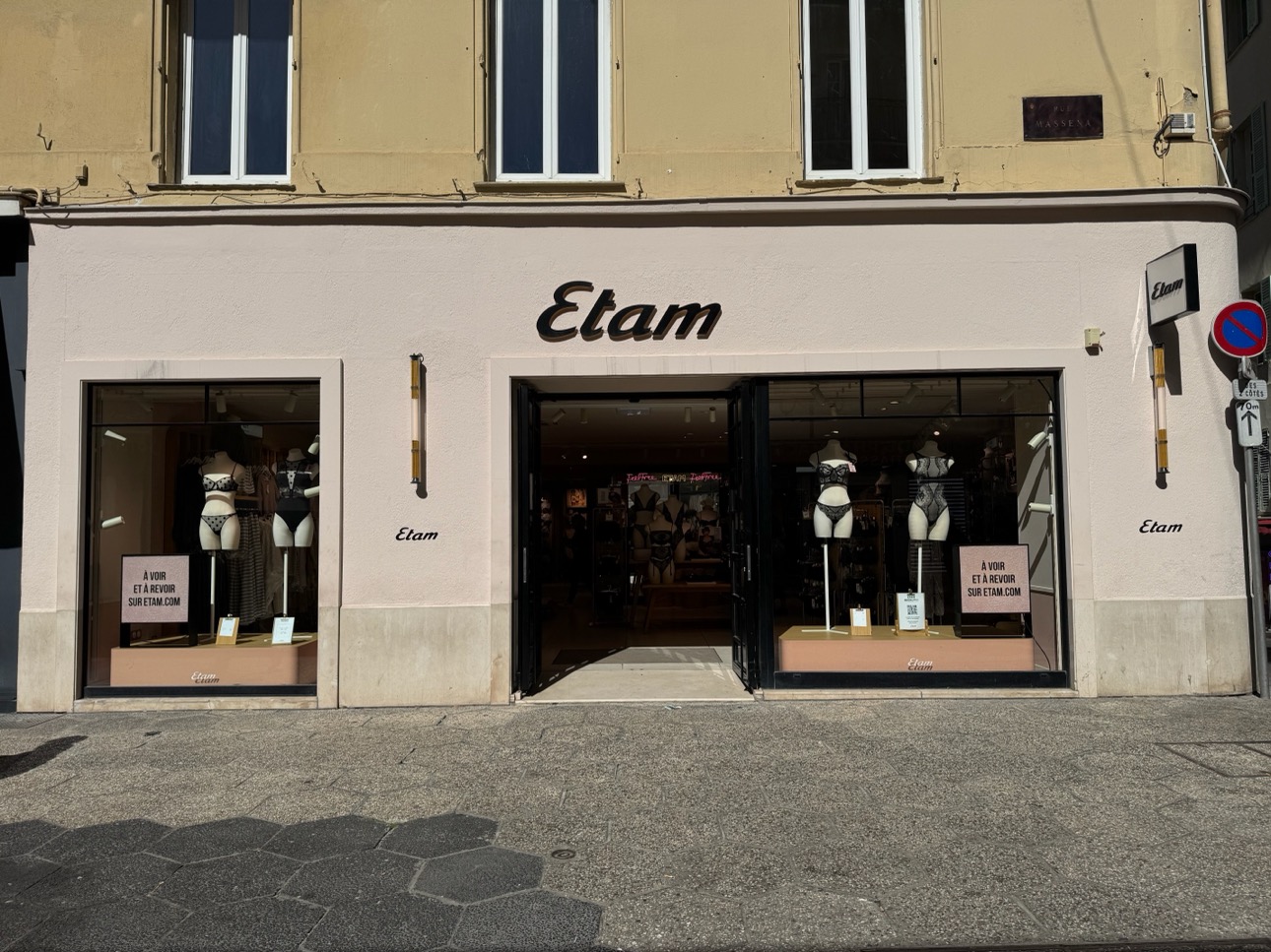 Foto 1 di Etam Lingerie
