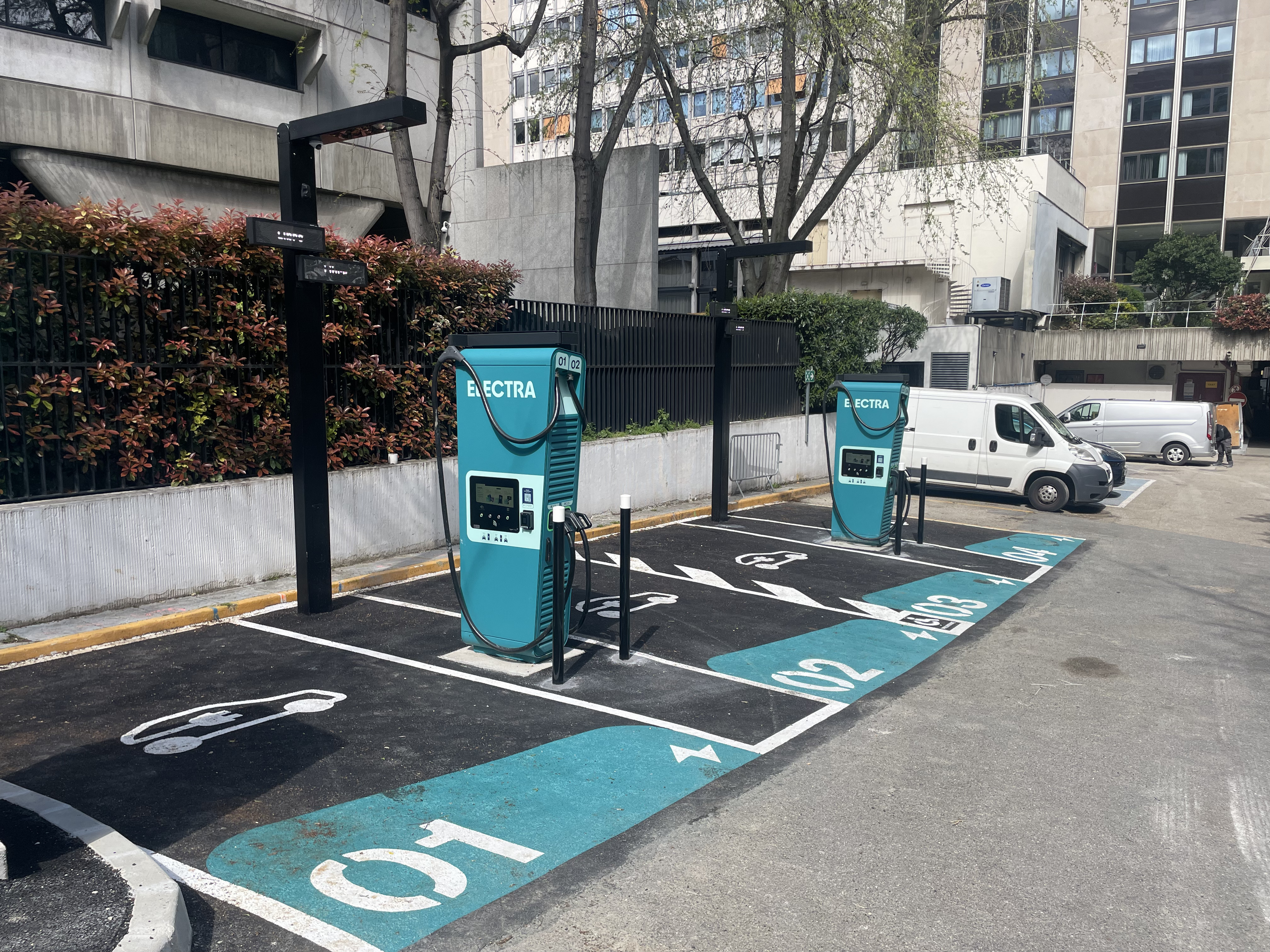 Foto 4 di Electra Charging Station