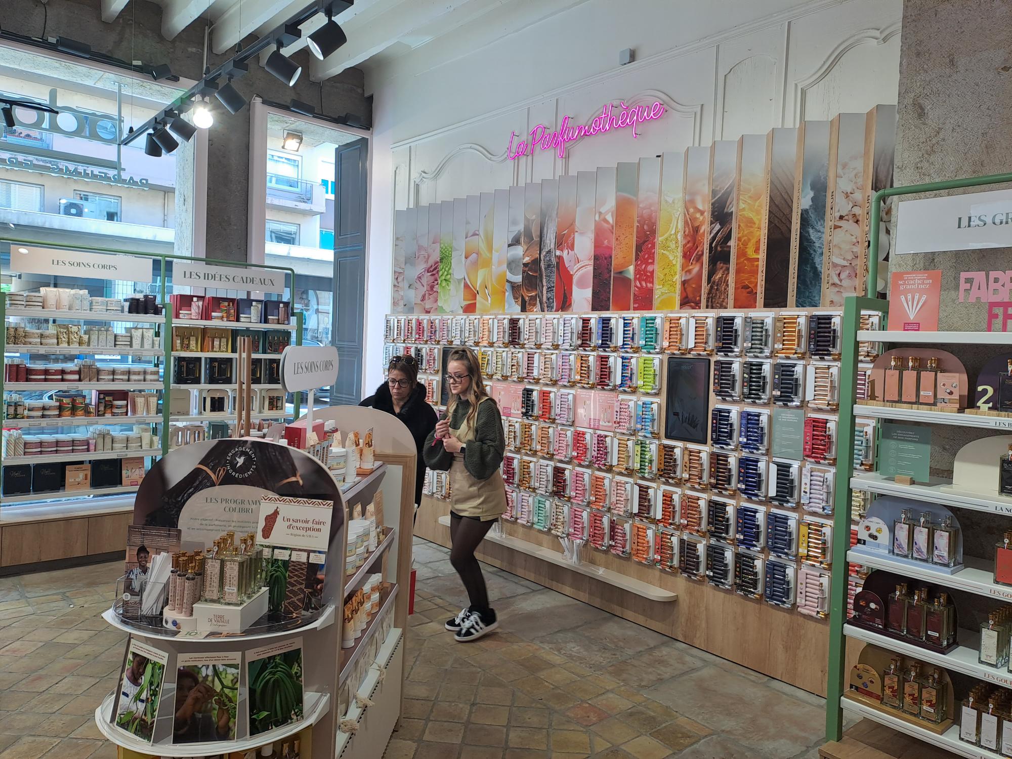 Foto 5 di Adopt Parfums
