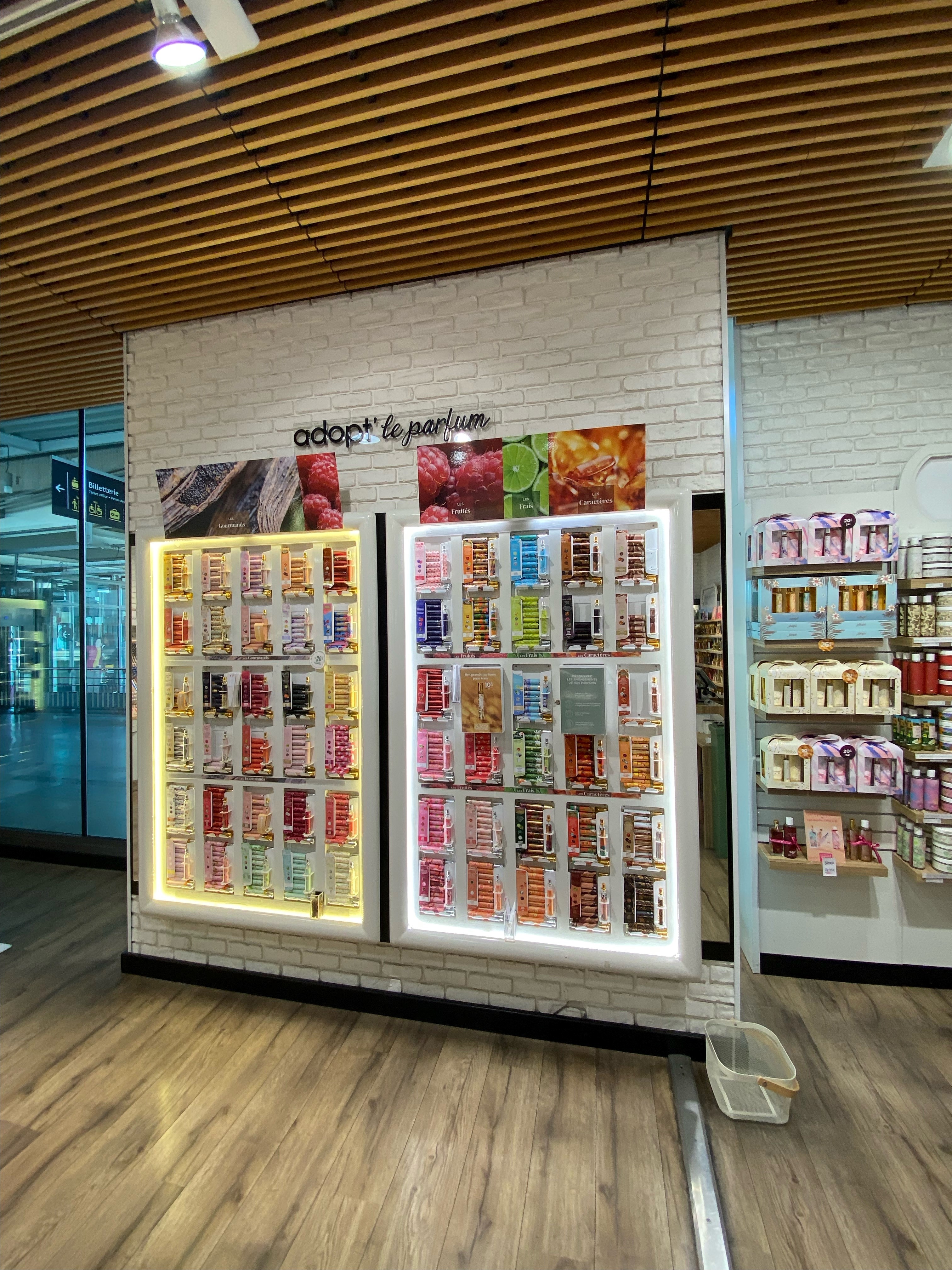 Foto 6 di Adopt Parfums